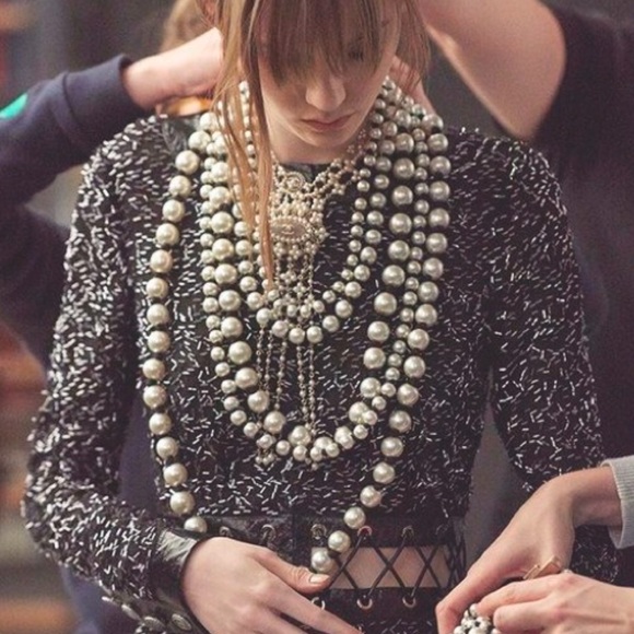 I’M LIVE!!! 🤍🤍🤍 - Picture 3 of 4